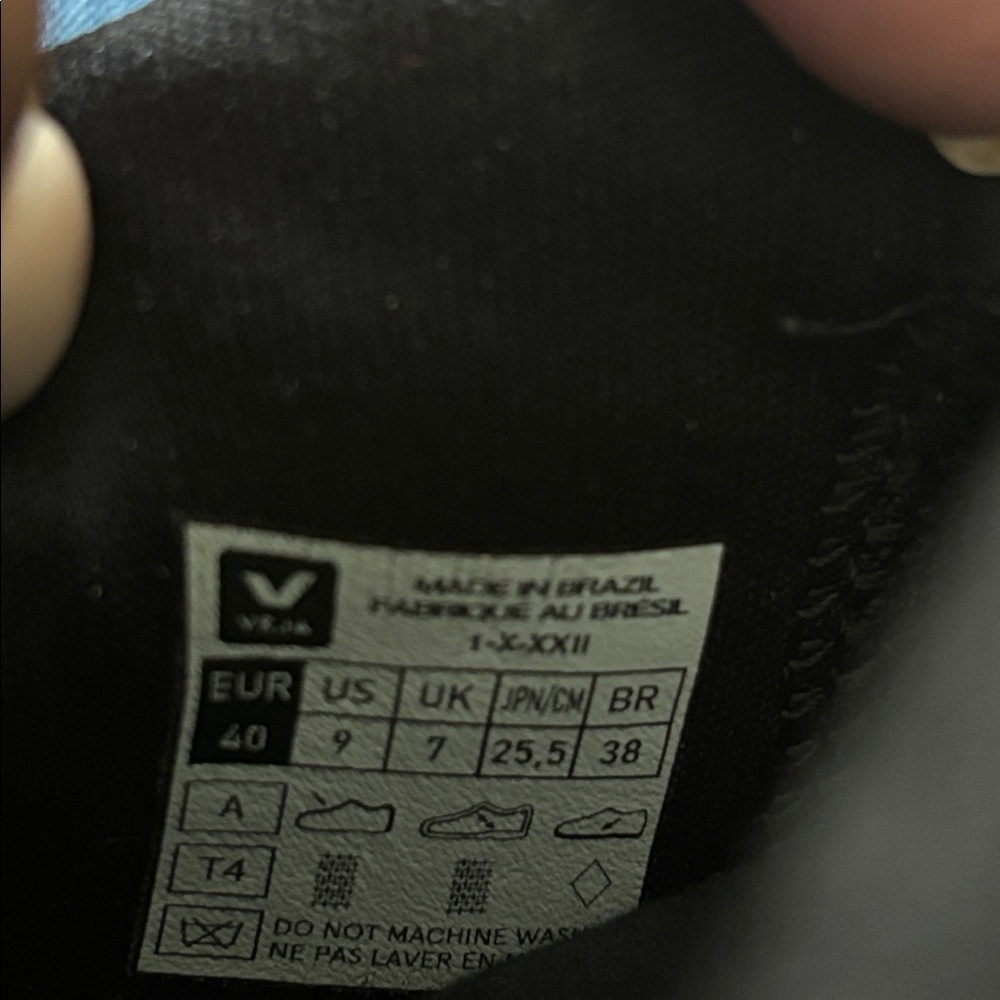 Veja Women’s Impala Sneakers W9/M7 - Picture 4 of 10